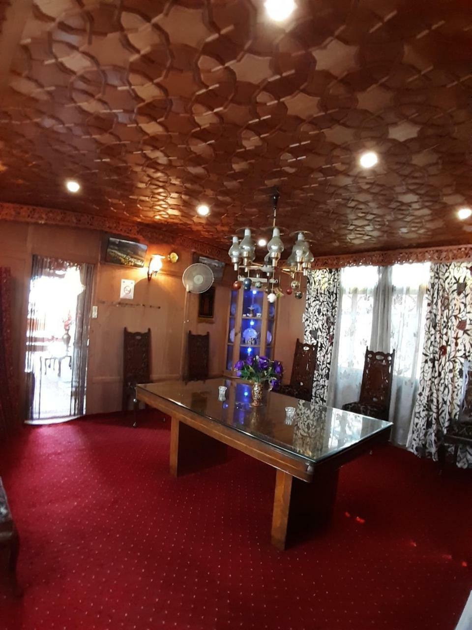 The Badyari Palace Houseboats Srīnagar Zewnętrze zdjęcie